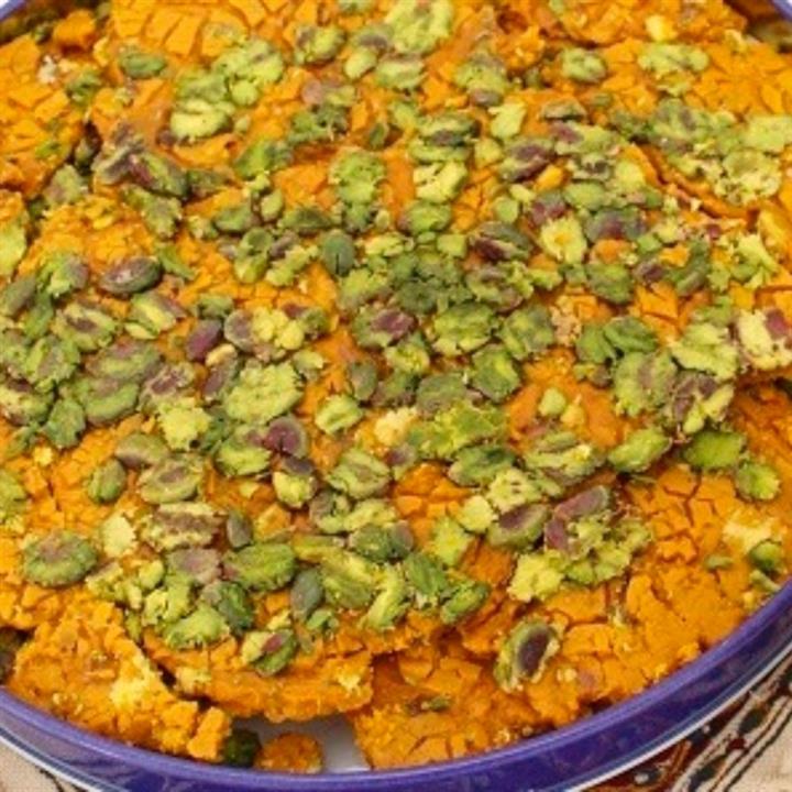 سوهان گل ویژه کره‌ای مصطفی اخوان مقامی (1000 گرم مظروف)